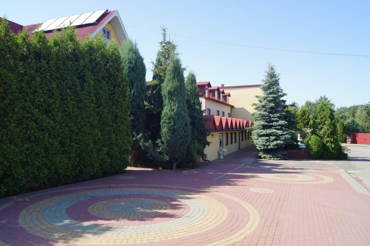 Hotel-Restauracja-Bar Rudka Ostrowiec Świętokrzyski Exterior foto